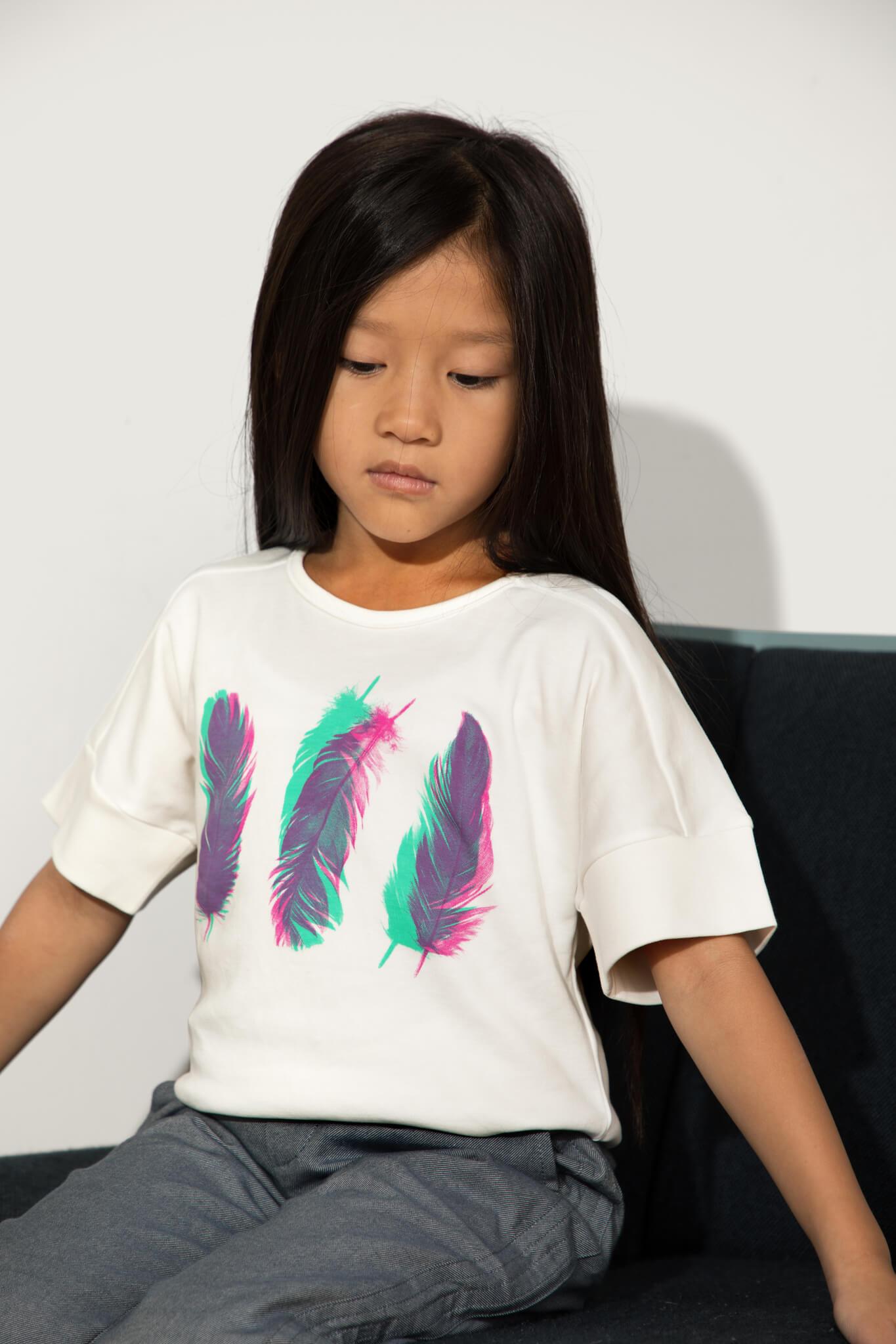 One of our favorite girls graphic tees. Made from 100% organic cotton fabric, cut and sewn in LA.